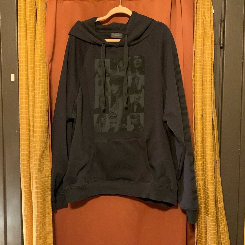 Taylor’s Swift Black Eras Tour Hoodie 3XL
